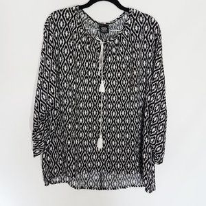 Bobeau Quarter Sleeve Black and White Boho Top